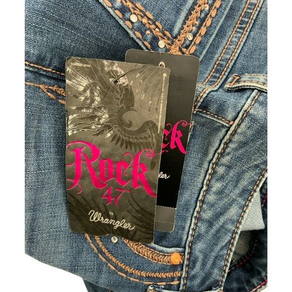 Wrangler Rock 47 Jeans Women 28X30 Low Rise Rhinestone Pocket Whiskers Denim NWT - Picture 12 of 12